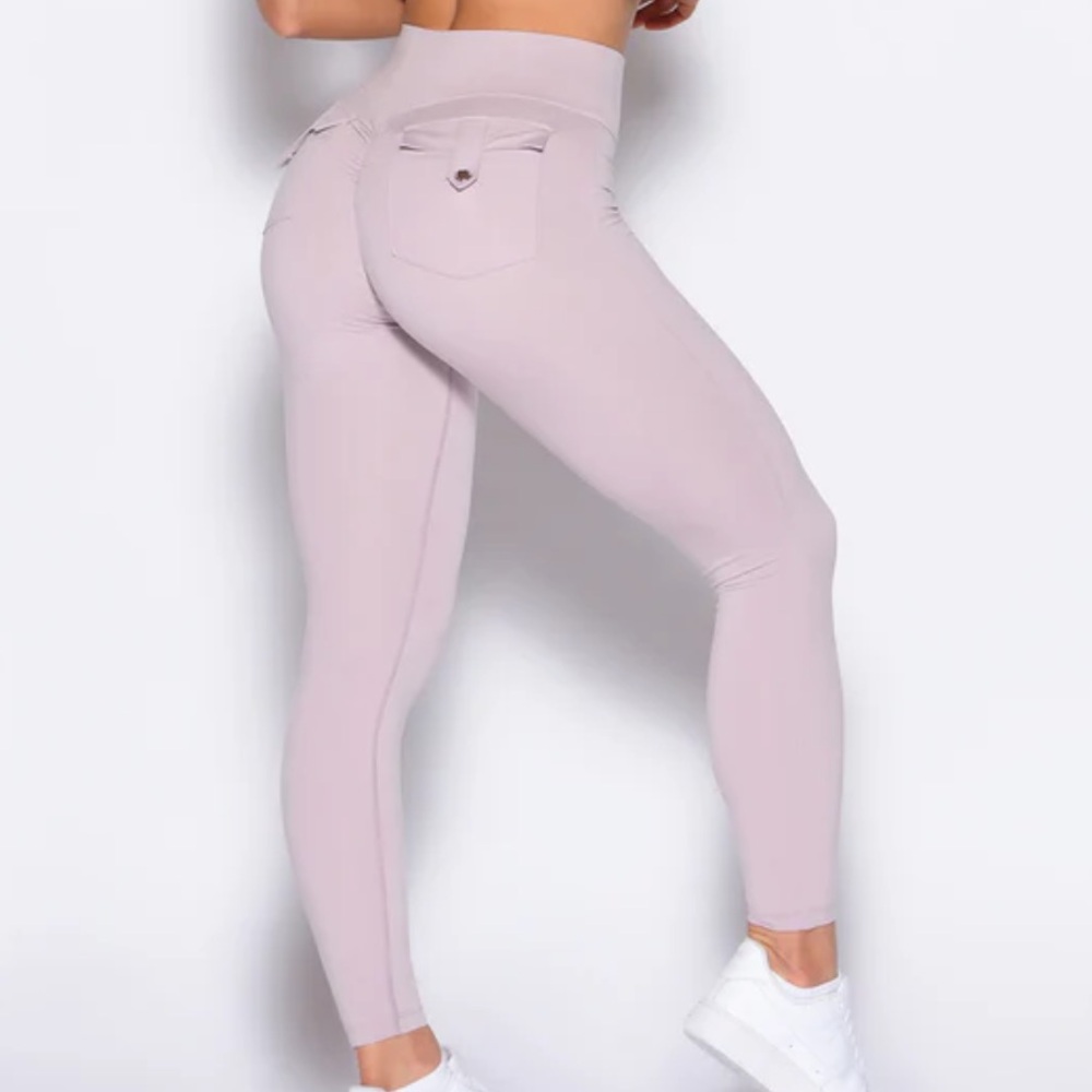 Bombshell Sportswear Pocket Pop High Rise Scrunch Butt Leggings Violet Ice Small